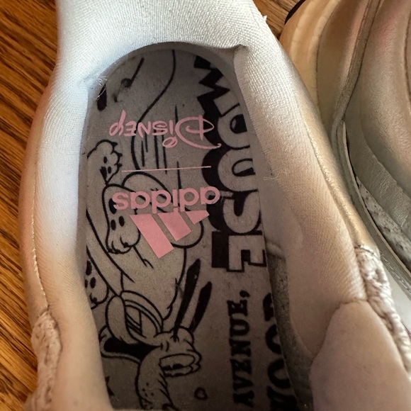 Adidas ultraboost Disney 100!! Size 8 - Picture 5 of 5